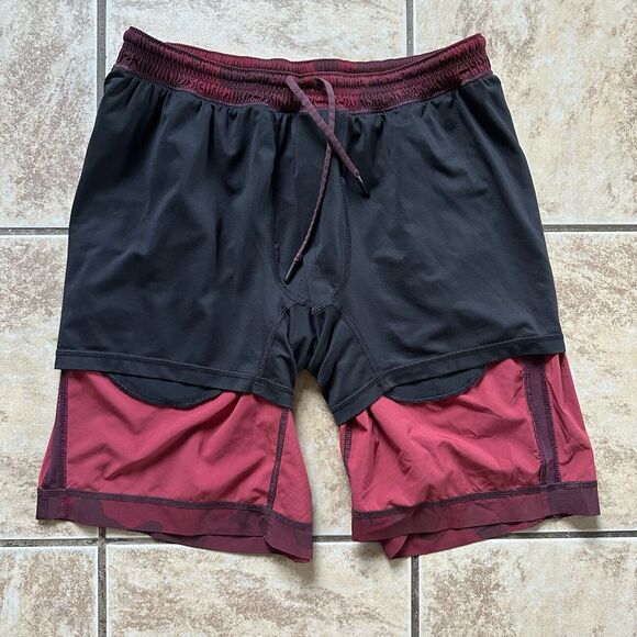 Lululemon Pace Breaker Shorts‎ Smokescreen Camo Oxblood Rosewood Lined 9” Medium - Picture 8 of 13